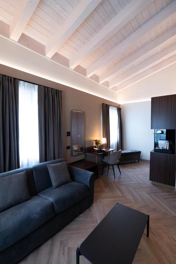 3T Boutique Hotel อีเฟรอา ภายนอก รูปภาพ